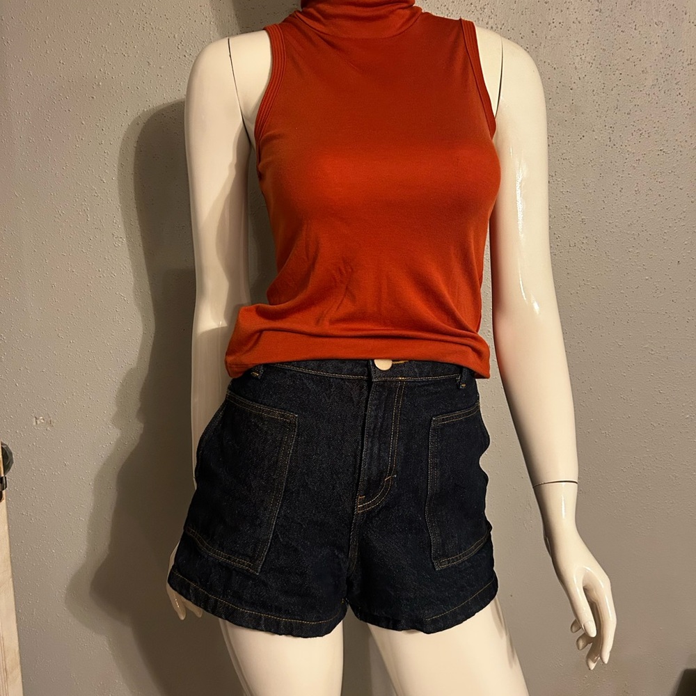 Zara Patch Pocket Denim High Rise Rigid Seamless Jean Shorts. Size 4